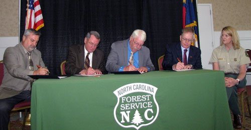 Photo of agreement signing ceremony